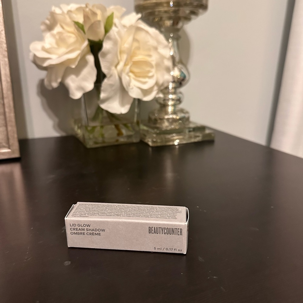 Beautycounter Lid Glow in Dusk